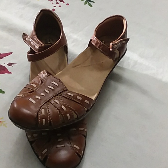 Womens shoes